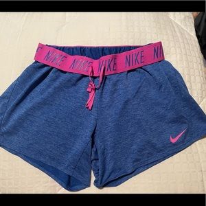 Women’s Nike shorts size M
